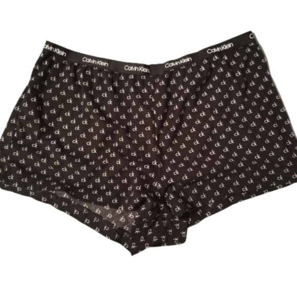 Calvin Klein Other - ❤ Calvin Klein Shorts sleepwear Large black white